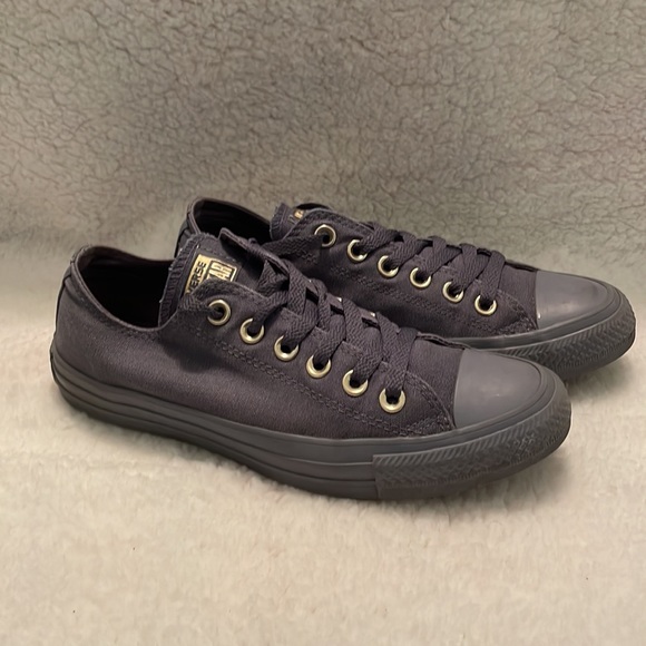 Womens Converse - Picture 3 of 7